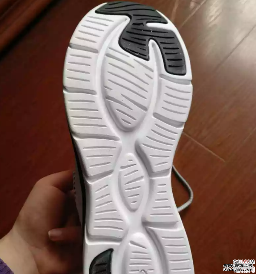 匹克悦跑7代开箱测评 匹克悦跑7代的卖点是什么 匹克悦跑7代开箱测评 匹克悦跑7代的卖点是什么